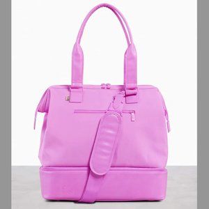Béis The Mini Weekender Travel Bag in Berry (Gone for Good) NWT in Packaging